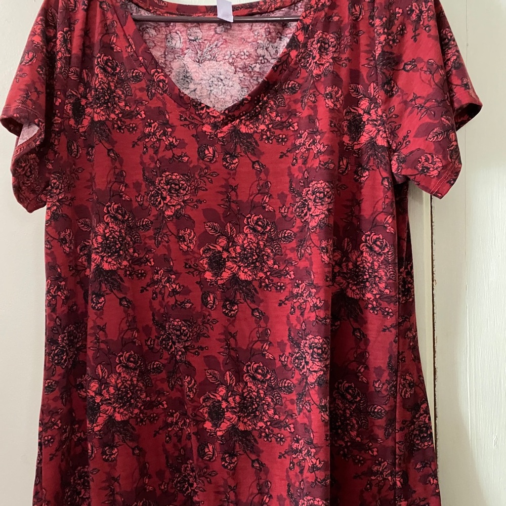 Medium perfect tee